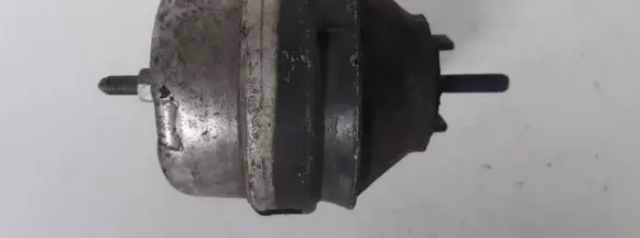 Volkswagen PASSAT B5.5 Engine mount bracket 8D0199379K