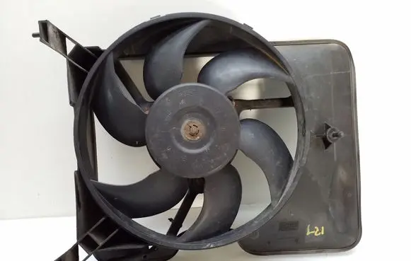 Opel Omega B2 Radiator cooling fan shroud 90570701 2225517