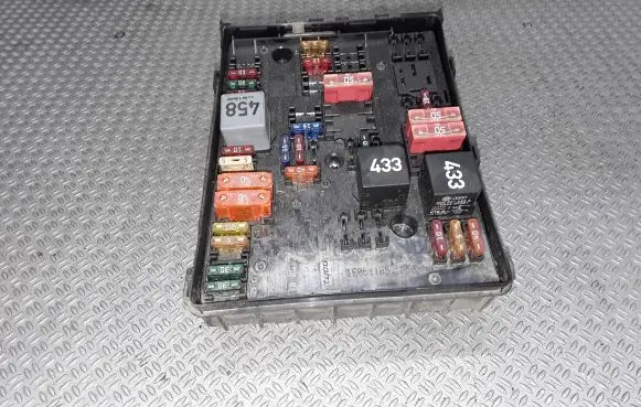 Volkswagen Caddy Fuse module 1K0937124K