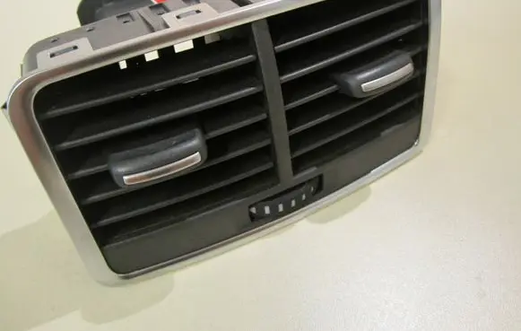 Audi A6 S6 C6 4F Rear air vent grill 4F0819203B