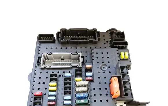 Volvo S60 Fuse module 30728512 06W404 28017881