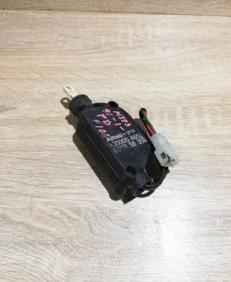 Mitsubishi Galant Central locking vacuum pump 8300004651