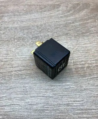 Volkswagen Golf III Other relay 191955531