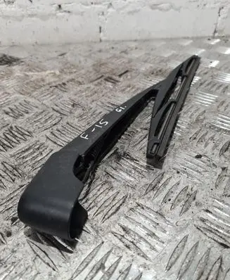 Rear wiper blade arm