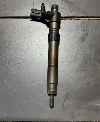 Land Rover Freelander 2 - LR2 Fuel injector 0445115042