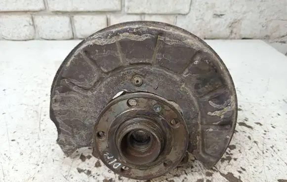 Volkswagen Tiguan Front wheel hub