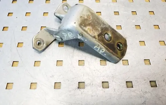 Suzuki Grand Vitara II Front door lower hinge 