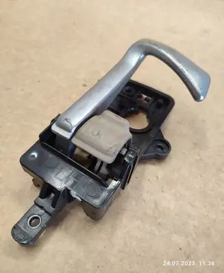Hyundai Santa Fe Front door interior handle 82813CM000