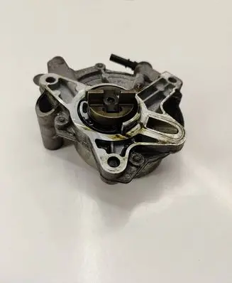 Peugeot 508 Vacuum pump 9673836180 7021390500 12T2813226