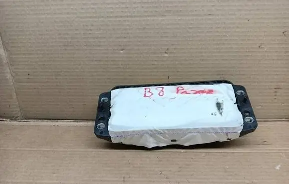 Volkswagen PASSAT B8 Passenger airbag 3G0880204F