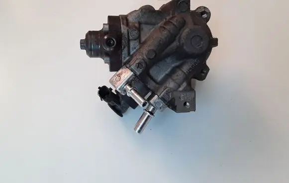 Ford Focus Fuel injection high pressure pump 0445010592