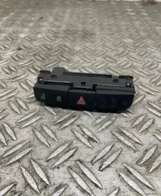 Opel Insignia A Hazard light switch