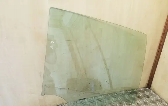 Dacia Sandero Rear door window glass