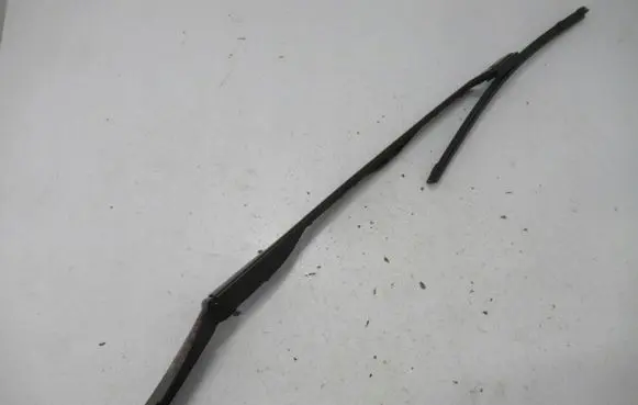 Peugeot 508 Front wiper blade arm