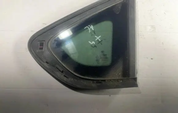 BMW X4 F26 Rear side window 7335518