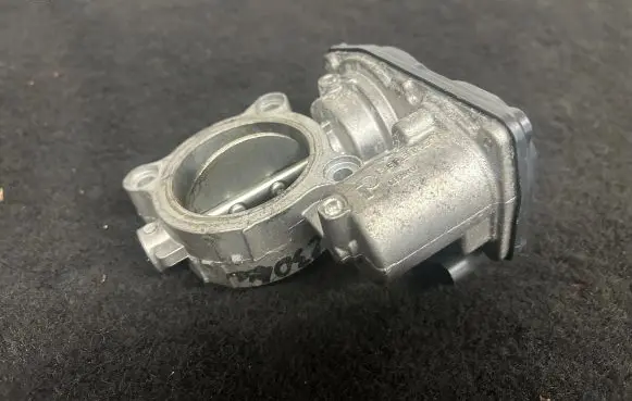 BMW 1 F20 F21 Throttle valve 10378517 50836904 7810752