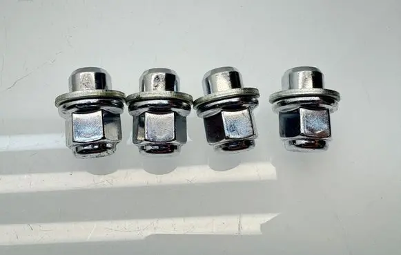 Toyota Yaris Cross Nuts/bolts 