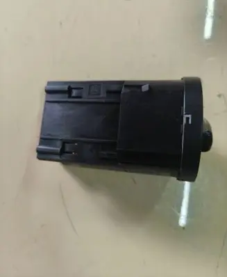 Volkswagen Polo IV 9N3 Light switch
