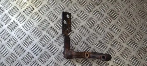 Hyundai Lantra II Engine mounting bracket 98016