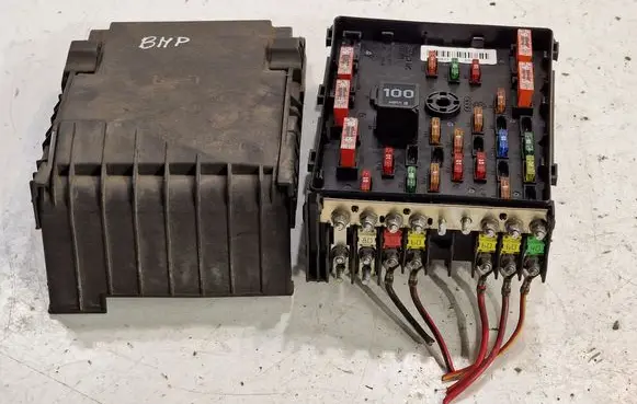 Volkswagen PASSAT B6 Fuse module 3C0937125 3C09712490