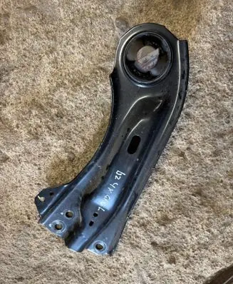 Toyota bZ4X Rear upper control arm/wishbone WDW