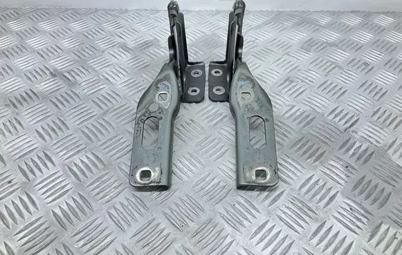 Seat Leon (5F) Engine bonnet/hood hinges 5F0823301A 5F0823302A