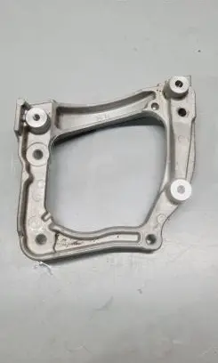 Opel Mokka B A/C compressor mount bracket 9826641380