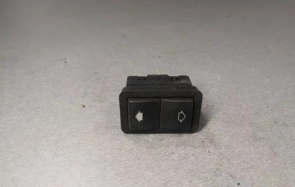 BMW 5 E39 Electric window control switch 8368974