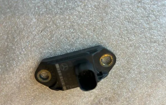 Mercedes-Benz E W211 Airbag deployment crash/impact sensor 0025426918 A0025426918