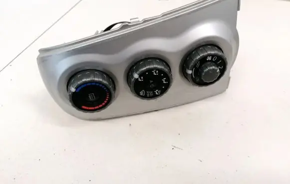 Toyota Yaris Climate control unit 554060D190 55406-0D190
