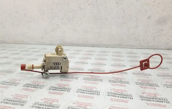Audi A8 S8 D3 4E Fuel tank cap lock motor 4E0862150
