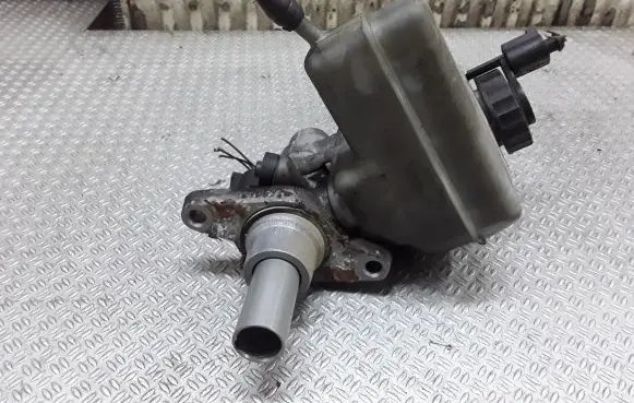 Volkswagen PASSAT B6 Master brake cylinder 03350886771