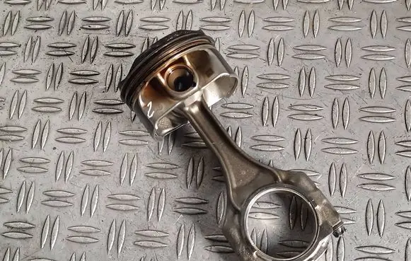 BMW M8 F91 F92 G14 G15 Piston with connecting rod 7852246