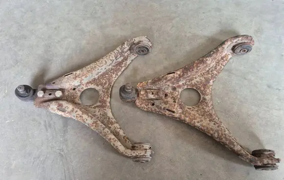 Audi 80 B1 Front control arm 823407147