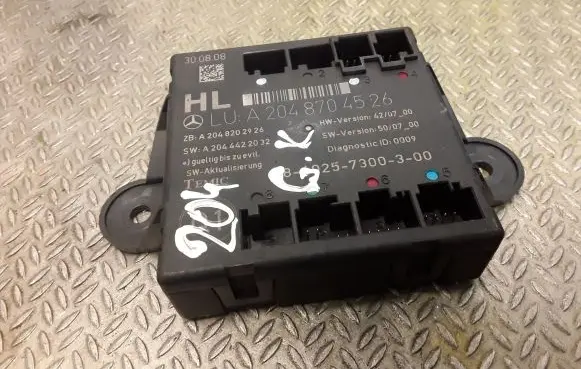 Mercedes-Benz C W204 Door control unit/module 2048704526 A2048704526