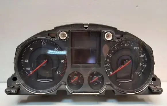 Volkswagen PASSAT B6 Speedometer (instrument cluster) 3C0920960K