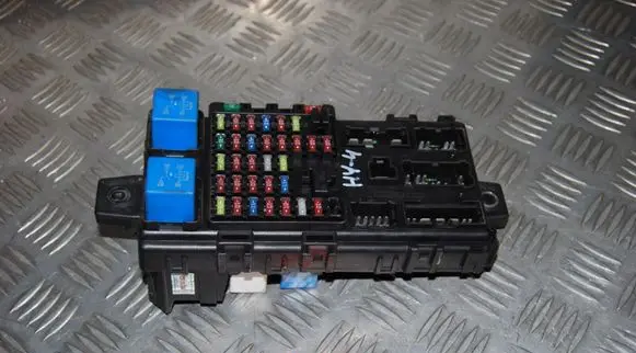 Hyundai Santa Fe Fuse module 9118826203