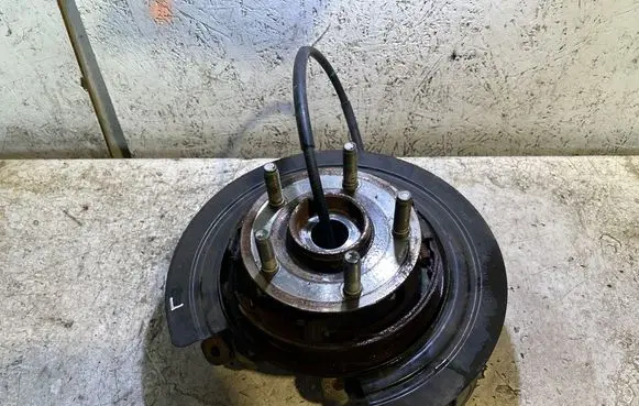 Dodge Durango III Rear wheel hub