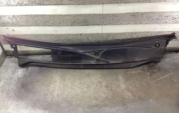 Cadillac SRX Wiper trim 25773455 M0LD4622 184695047