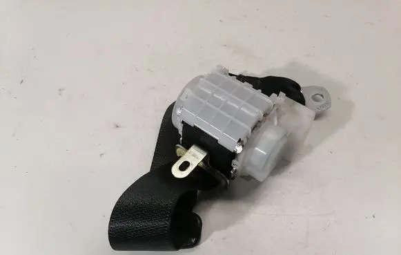 Lexus RX 450H Middle seatbelt (rear) 00812001