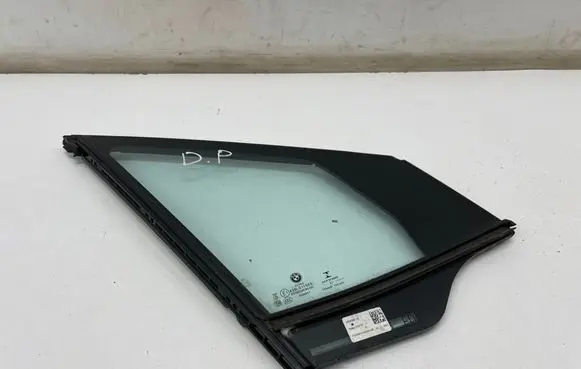 BMW 2 Active Tourer U06 Front door vent window glass four-door 8496284