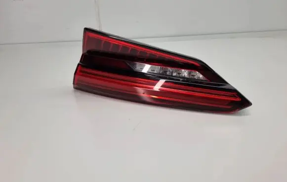 Audi A5 Tailgate rear/tail lights 8W6945094C