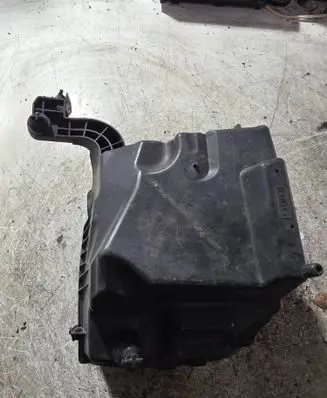 Ford Focus Air filter box C161341