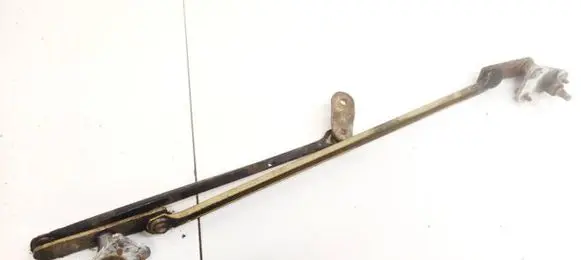 Chevrolet Aveo Front wiper linkage and motor 