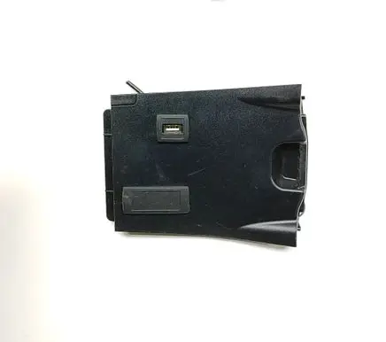 Mercedes-Benz CLA C117 X117 W117 USB socket connector A2468230411