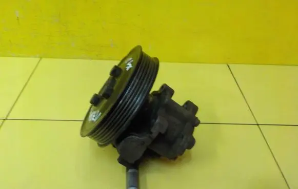 BMW X1 E84 Power steering pump 7800367 17SP53