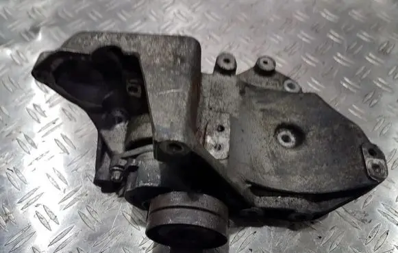Opel Vectra B Engine mounting bracket 90528682