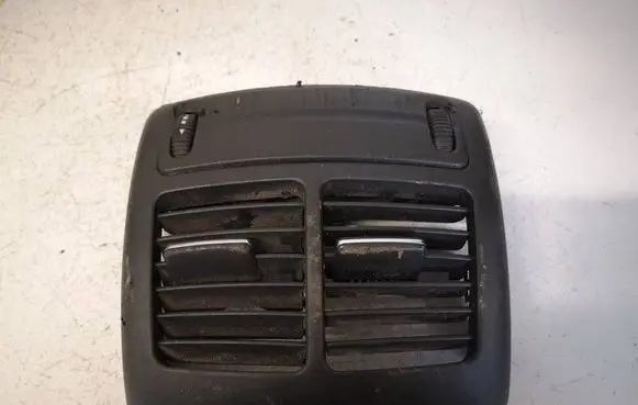 Mercedes-Benz E W211 Dash center air vent grill H52760102010