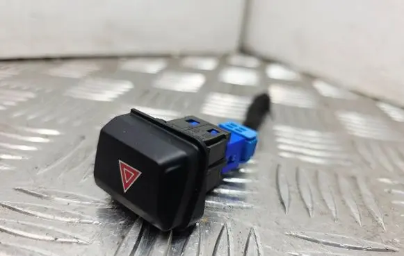 Peugeot 208 Hazard light switch 96750916ZD