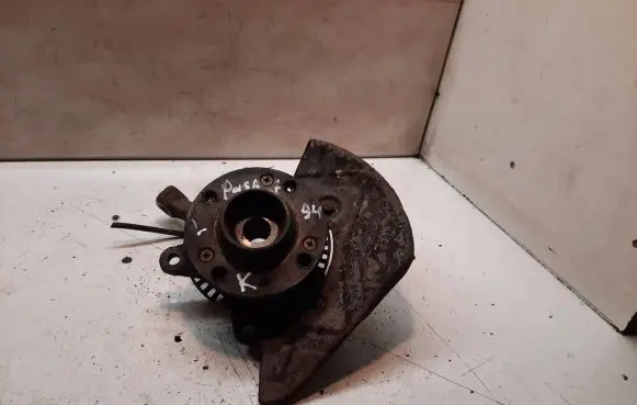 Volkswagen PASSAT B4 Front wheel hub